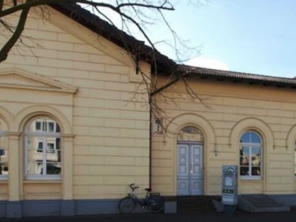 Photo: Talbahnhof