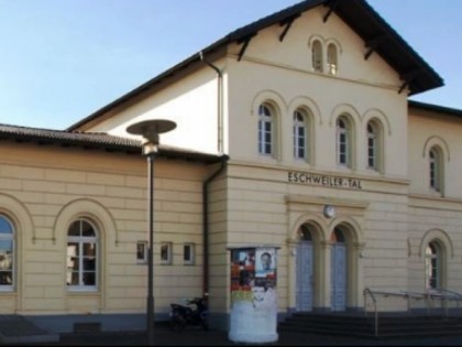 Photo: Talbahnhof